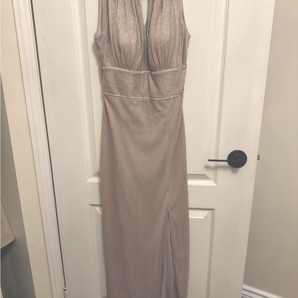 Elegant Sleeveless Evening Gown